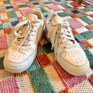Big Kids Size 4 White Nike Sneakers